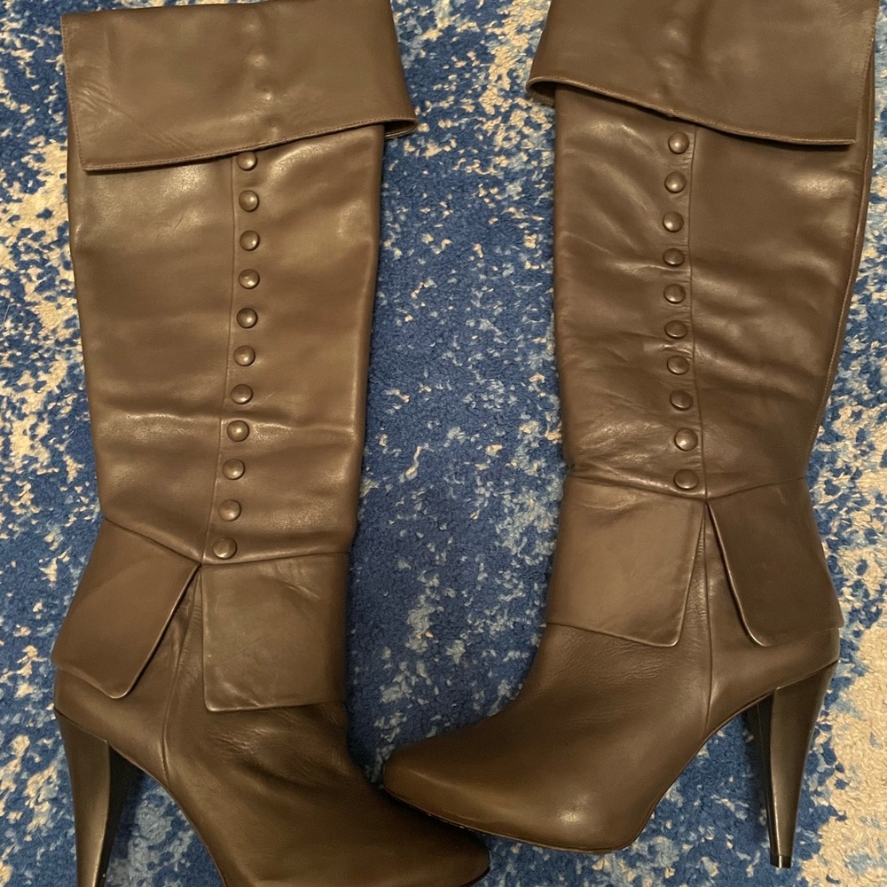 Pour La Victoire brown leather high boots. Size 7. Excellent condition.